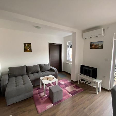 Dom Apartmani Kragujevac Exterior foto