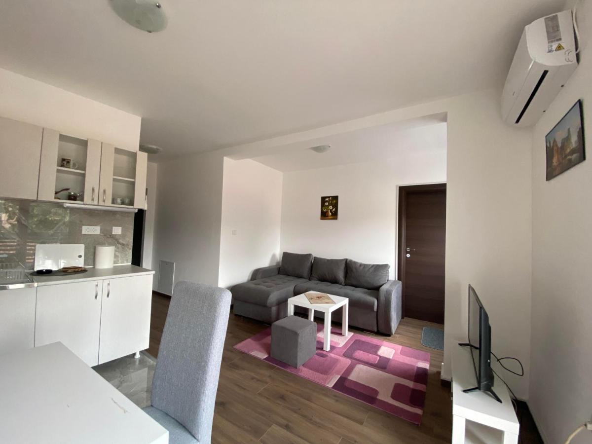 Dom Apartmani Kragujevac Exterior foto